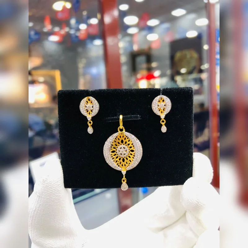 DIAMOND LOCKET SET