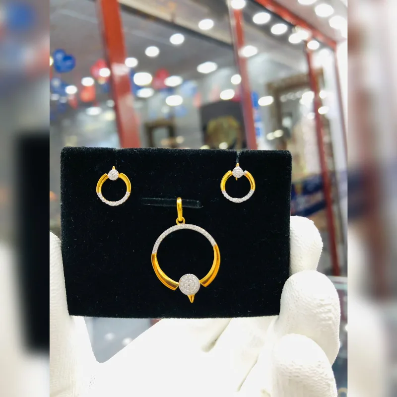DIAMOND LOCKET SET
