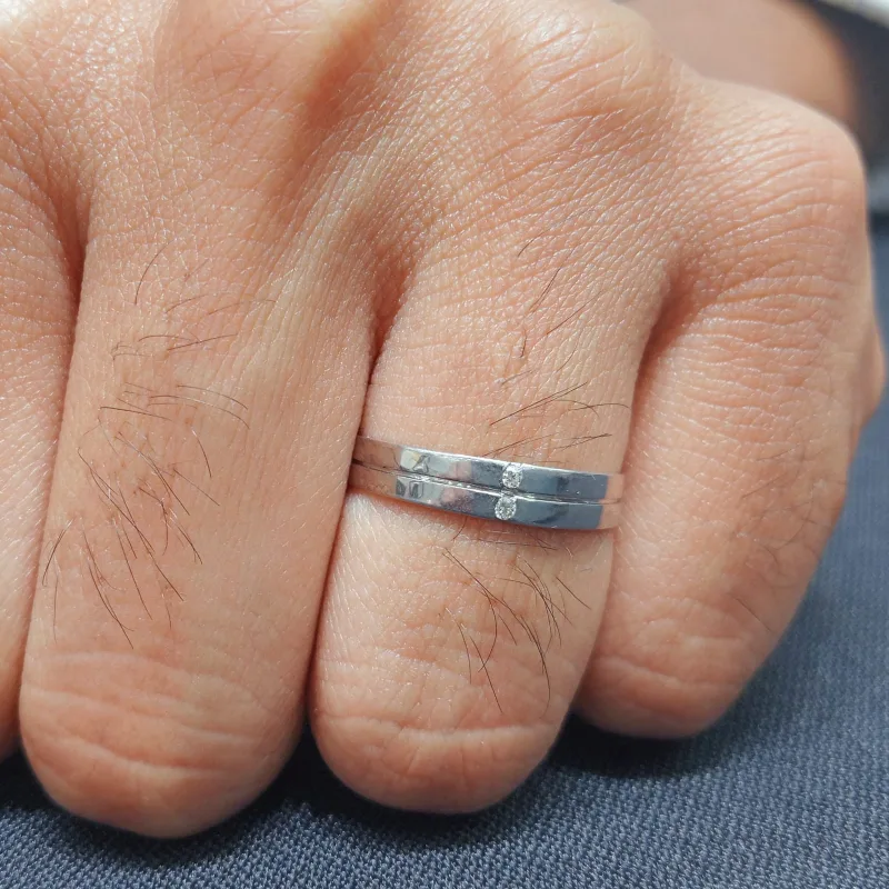 PLANTINUM RING